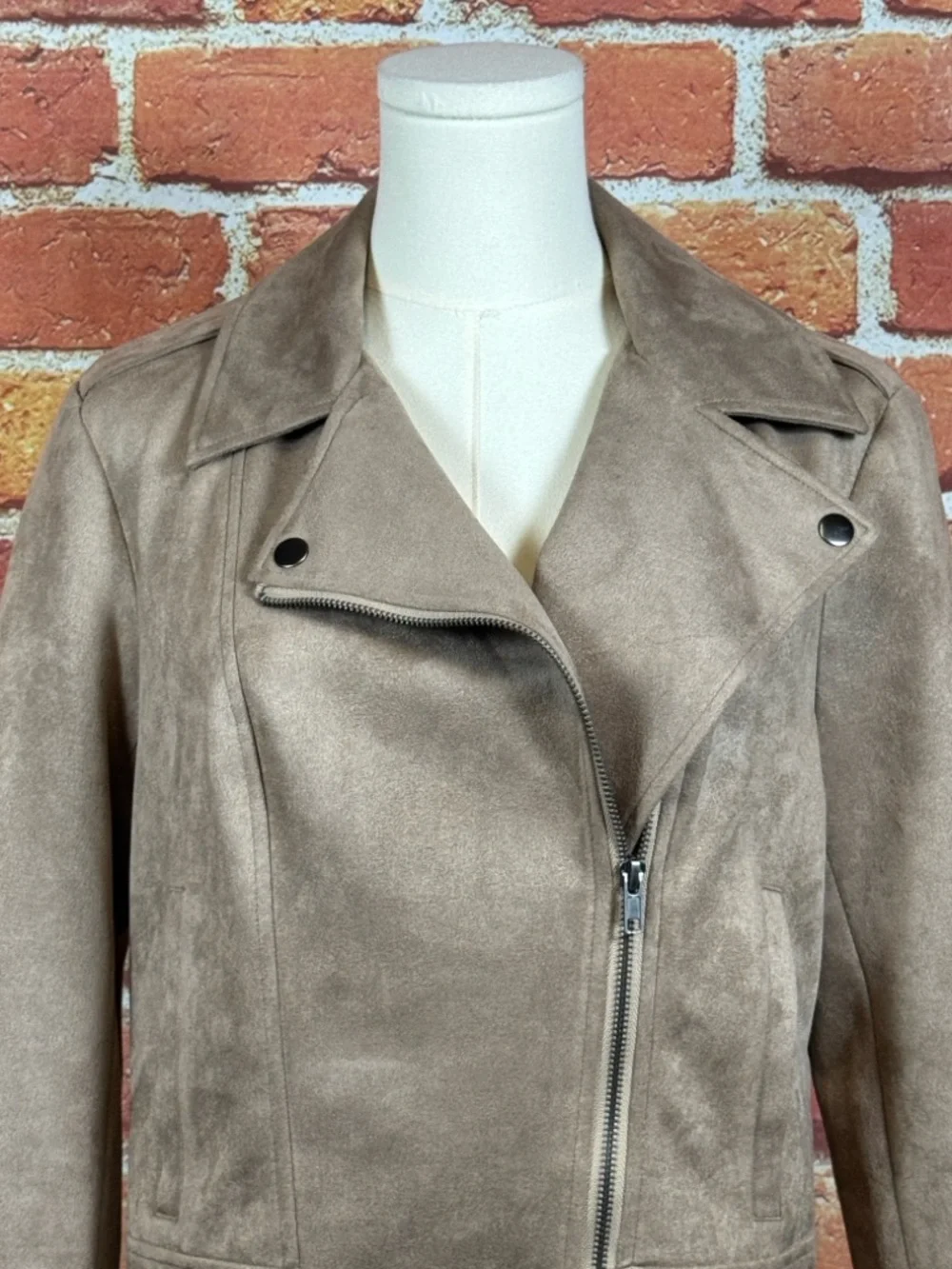 BB Dakota Steve Maden Women's Tan Faux Suede Jacket Size Medium - Picture 2 of 15